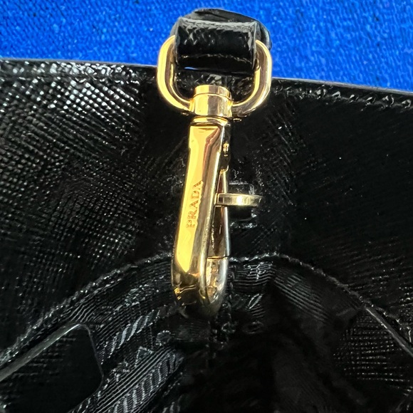 Prada Saffiano Vernice Bucket Bag, Nero - Picture 8 of 16